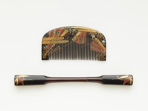 Kam og hårnål, slutten av 1800-begynnelsen av 1900-tallet (tre med lakk, gull og perlemor) av Japanese School