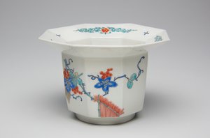 Kopper, sent på 1600-tallet - tidlig på 1700-tallet (Kakiemon, porselen med overglasur emalje) av Japanese School