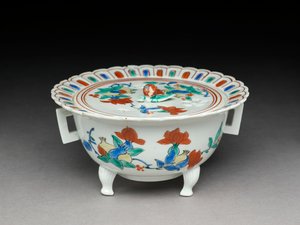 Koro-skål med flatt lokk, Kakiemon-relatert utstyr, 1680-1700 (keramikk med emaljeoverglasur) av Japanese School