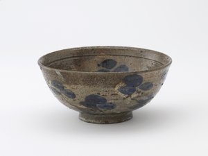 Serveringsskål med dekor i Kenzan-stil, Kyoto, Edo-periode (keramikk) av Japanese School
