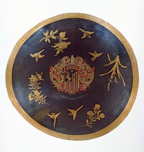 Skjold som viser våpenlagrene til Constantijn Ranst, for det nederlandske østindiske kompani, laget i Bengal og lakkert i Japan, ca. 1668 (lakkert lær) av Japanese School