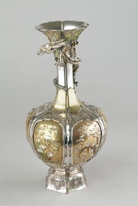 Sølv, forgylt og emalje shibayama vase, sent på 1800-tallet (metallarbeid) av Japanese School