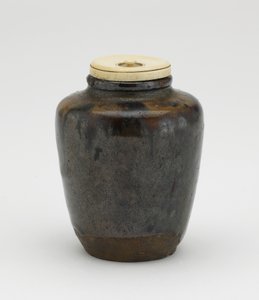 Tea caddy, katatsuki type, Seto, Aichi prefektur, Edo-periode, midten av 1600-tallet (keramikk) av Japanese School