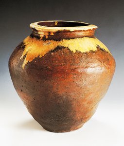 Vase produsert av Echizen fabrikk av Japanese School