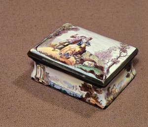 Snuffbox, Birmingham, ca. 1756 (overføringstrykt emalje) av Jean Antoine Watteau