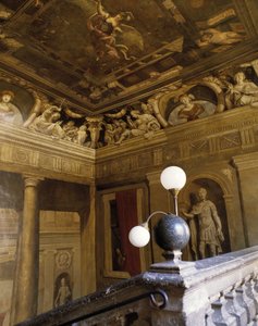 Barokk arkitektur: trapp malt i trompe l'oeil (trompe-l'oeil) (1600-tallet). Maleri av Jean Daret (1613-1668). Chateaurenard Hotel. Aix en provence (Aix-en-Provence), Bouches du Rhone (Bouches-du-Rhone) (13).