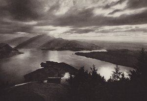 Rigi Kaltbad, kveldsstemning med utsikt fra Känzeli (s/hv-bilde) av Jean Gaberell