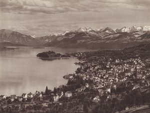 Sveits: Zürichsjøen, Horgen, Au og Alpene (s/hvitt-bilde)