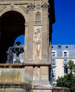 Arkitektur: detalj av fontenen til Innocents som representerer nymfene. Designet av arkitektene Jean Goujon, Augustin Pajou og Pierre Lescot. 1546-1549. Place Joachim du Bellay, Paris.