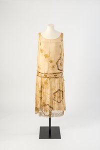 Sitrongul silke chiffongperlebrodert aftenkjole, 1927 (silke) av Jeanne Paquin