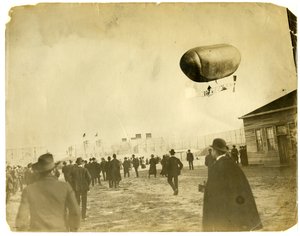 Luftskip "California Arrow" av Jessie Tarbox Beals