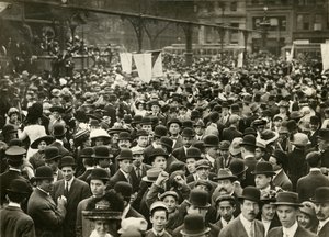 Folkemengde på Union Square på Suffrage Meeting, ca. 1905-11 (foto av gelatinsølv) av Jessie Tarbox Beals