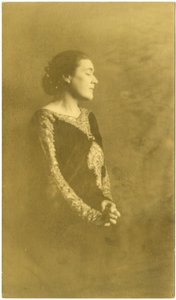 Fanny Hurst, ca. 1909-20 (foto av gelatinsølv) av Jessie Tarbox Beals