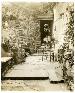 Hjemmet til George & Mary Stonehill, kunstnere, Greenwich Village, New York, USA, ca. 1936-37 (foto av gelatinsølv) av Jessie Tarbox Beals