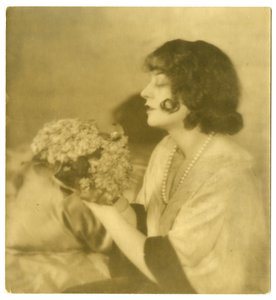 Lenore Ulric, ca. 1915-28 (foto av gelatinsølv) av Jessie Tarbox Beals