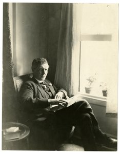 Llewelyn Powys, ca. 1905-40 (foto av gelatinsølv) av Jessie Tarbox Beals