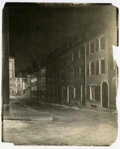 Ser nedover West Cedar Street der den ender og krysses av Chestnut St, Boston, USA, ca. 1902-10 (foto av gelatinsølv) av Jessie Tarbox Beals