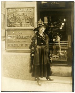 Madam Girard av NY, kjent sentrumsrestaurant 92 William St, 1910 av Jessie Tarbox Beals