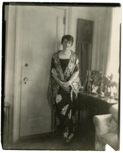 Mrs Emily Post, etikette, ca. 1926-28