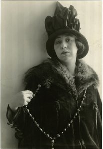 Zoë Akins, forfatter av Déclassée, ca. 1905-40 av Jessie Tarbox Beals