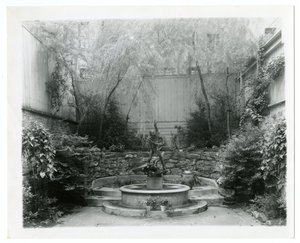 hagefontene, ca. 1905-40 (foto av gelatinsølv) av Jessie Tarbox Beals