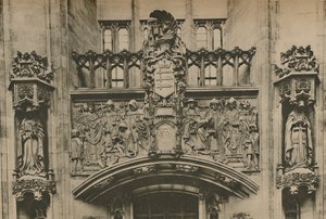 Utskjæring i stein under Middlesex-våpenskjoldet ved Guildhall, Westminster, c1935.