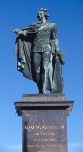Statue av kong Gustav III skulpturert i 1799 til minne om kongen som ble myrdet i 1792, Gamla Stan (Gamlebyen), Stockholm, Sverige (bilde)