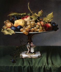 Frukt på en porselensskål