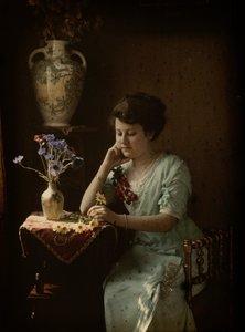 Kvinne med blomster av Johannes Hendrikus Antonius Maria Lutz