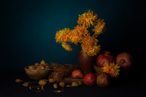 Høstlig blomsterstilleben av John-Mei Zhong