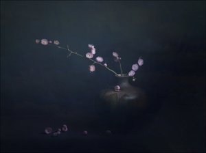 Stilleben med plommeblomster av John-Mei Zhong