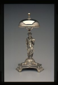 Middagsklokke, ca. 1860-70 (sølv) av John Bogert