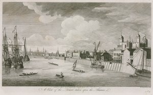En utsikt over Tower of London tatt på Themsen