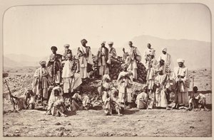 ?Afridi Picket nær Jumrood, Khyber og Rotass i avstand?, 1879 ca. av John Burke