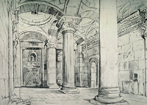 Jerusalem - Interiøret til den gylne eller vakre porten, 1902. av John Fulleylove