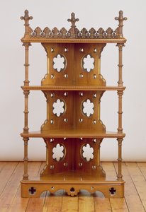 Utskåret og forgylt gotisk hjørne What-Not, ca. 1860 (valnøtttre)