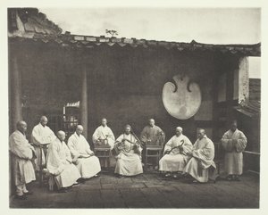 Abbeden og munkene i Kushan, ca. 1868. av John Thomson