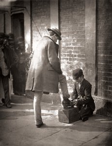 The Independent Shoe Black, fra "Street Life in London", av J. Thomson og Adolphe Smith av John Thomson