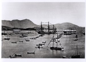 Utsikt over havnen, Hong Kong, fra 'Illustrations de la Chine et de ses Habitants' av J. Thomson, utgitt i 1873 av John Thomson