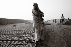 Teglfabrikker i Kolkata, India, 2016 (bilde) av Jon Nicholson