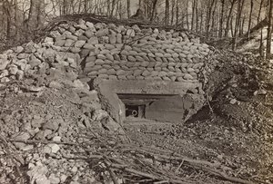 Album "Min verdenskrig - minner fra den sørvestlige fronten i Kärnten, Italia, Trentino-Alto Adige) 31/03/1915-12/11/ 1918 - Josef Zohles Vienna ": militærbunker med kanon av Josef Zohles