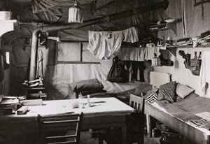 Album "Min verdenskrig - minner fra den sørvestlige fronten i Kärnten, Italia, Trentino-Alto Adige) 31/03/1915-12/11/ 1918 - Josef Zohles Wien ": boligoffiserer (s/hv-foto)