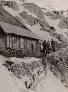 Album "Min verdenskrig - minner fra den sørvestlige fronten i Kärnten, Italia, Trentino-Alto Adige) 31/03/1915-12/11/ 1918 - Josef Zohles Wien ": militærbrakke (s/hv foto av Josef Zohles