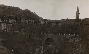 Album "Min verdenskrig - minner fra den sørvestlige fronten i Kärnten, Italia, Trentino-Alto Adige) 31/03/1915-12/11/ 1918 - Josef Zohles Wien ": utsikt over en landsby i Carnia av Josef Zohles