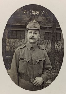 Album "Min verdenskrig - minner fra den sørvestlige fronten i Kärnten, Italia, Trentino-Alto Adige) 31/03/1915-12/11/ 1918 - Josef Zohles Vienna ": portrett av soldat (s/hv ph) av Josef Zohles