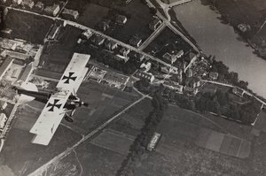 Album "Min verdenskrig - minner fra den sørvestlige fronten i Kärnten, Italia, Trentino-Alto Adige) 31/03/1915-12/11/ 1918 - Josef Zohles Vienna ": flyinspeksjon (s/hv ph