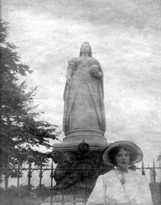 Queen Victorias statue, College Green, Bristol, 1900-tallet
