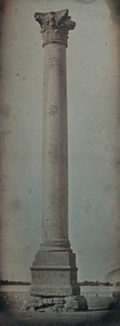 Pompeys søyle, Alexandria, 1842.
