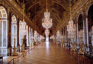 Arkitektur: utsikt over Galerie des Glaces i Versailles restaurert av arkitekten Jules Hardouin-Mansart og bygget fra 1678 til 1684. Versailles slott, Versailles