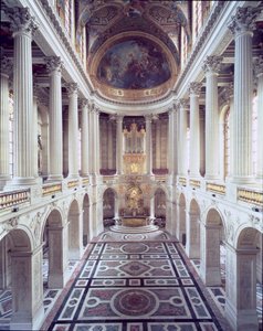 Innvendig utsikt over kapellet, startet i 1699 og fullført av Robert de Cotte i 1710
